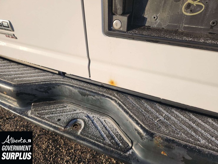 2014-ford-cargo-image-35