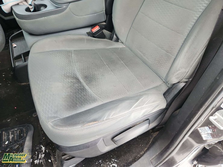 2014-dodge-1500-image-35