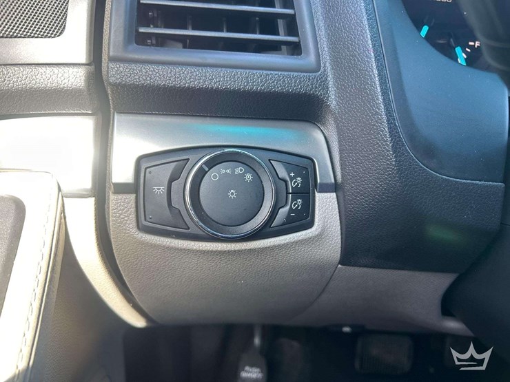 2014-ford-explorer-image-17