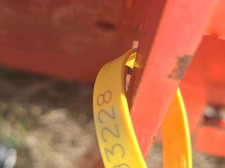 kubota-6'-quick-attach-bucket-image-4