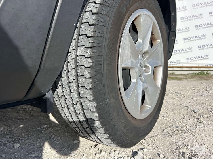 2013-ford-explorer-image-25