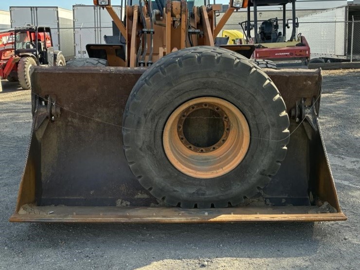 case-7210-wheel-loader-image-7