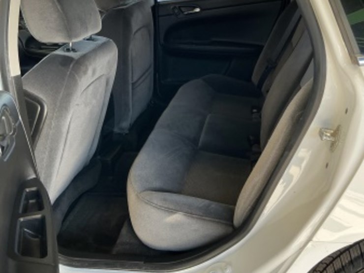 2012-chevrolet-impala-sdn-image-23