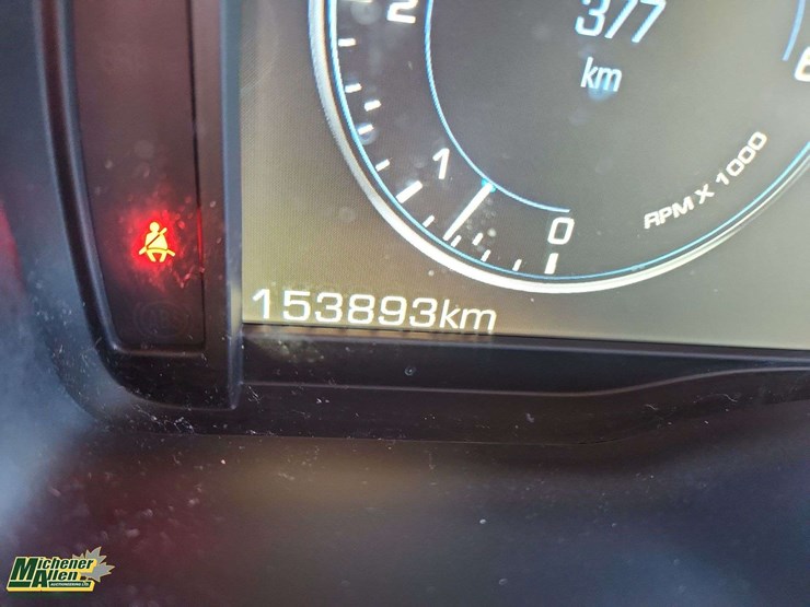 2015-cadillac-escalade-image-27