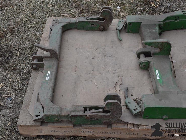 john-deere-quick-hitch-image-2
