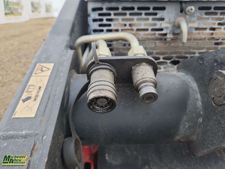 2019-toro-dingo-tx427-image-21