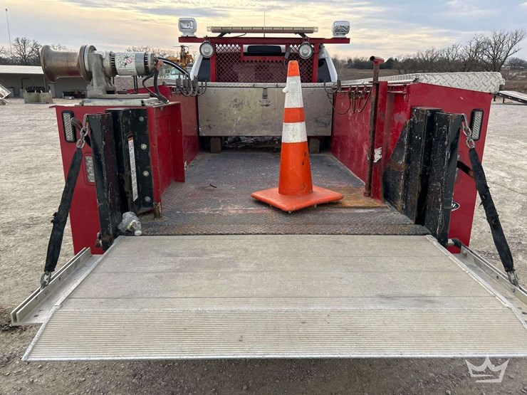 2017-dodge-3500-image-26