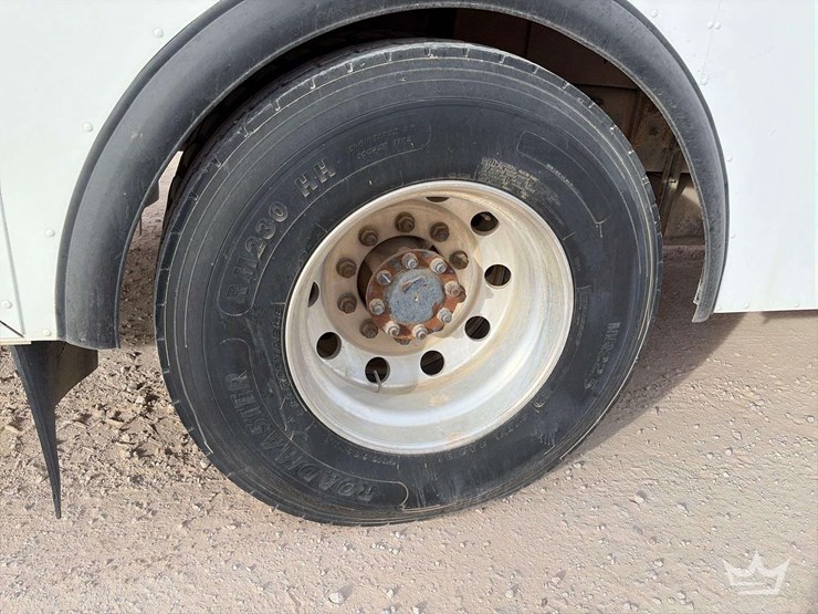 2009-international-7300-image-40