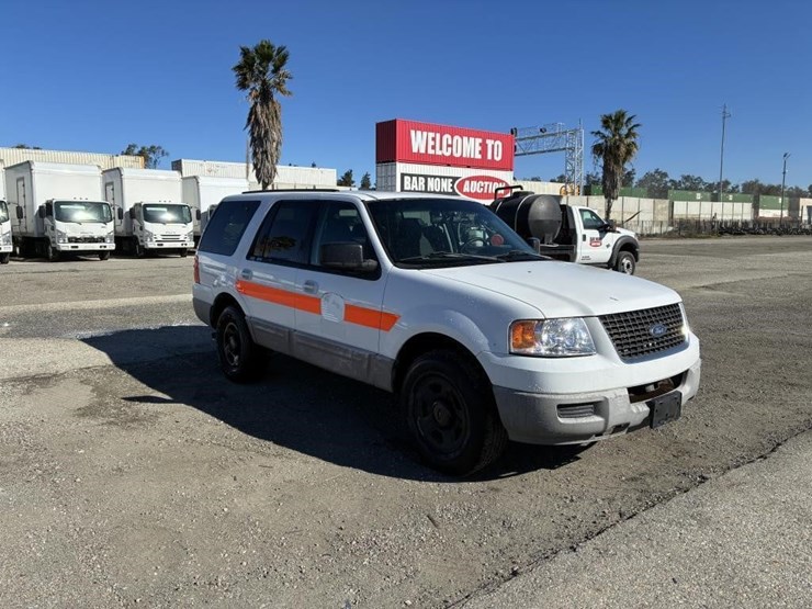 2003-ford-expedition-xlt-image-2