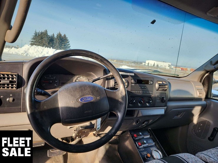 2005-ford-f550-image-16