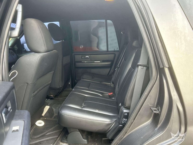 2016-ford-expedition-image-14