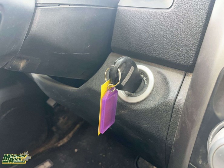 2014-dodge-1500-image-21