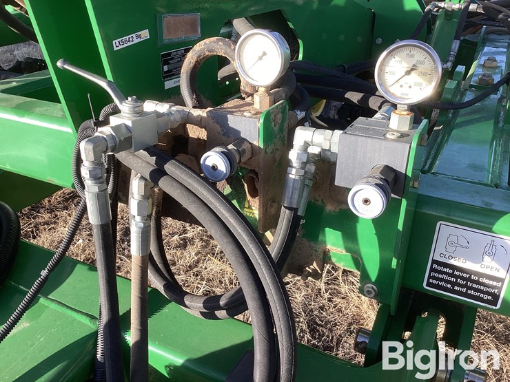 2013-john-deere-2510h-image-10