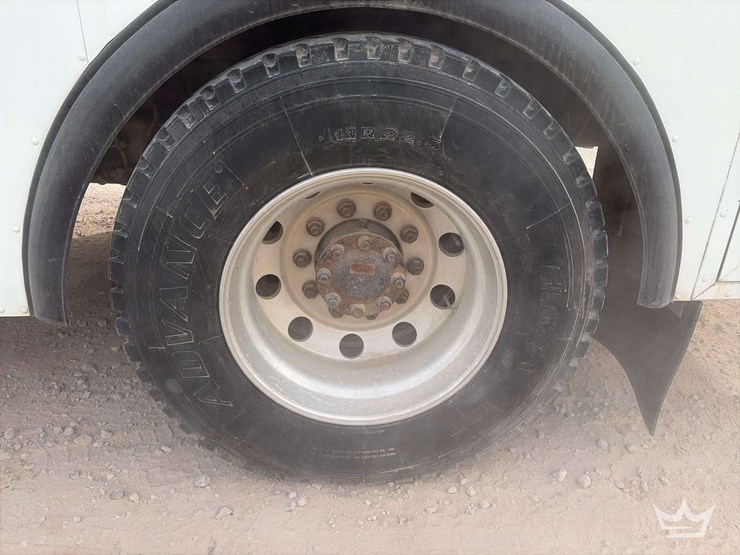 2009-international-7300-image-39