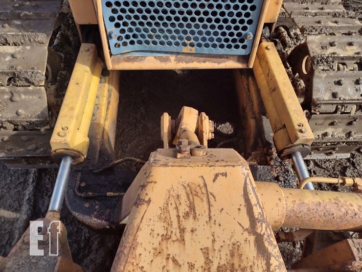 komatsu-d31a-17-image-15