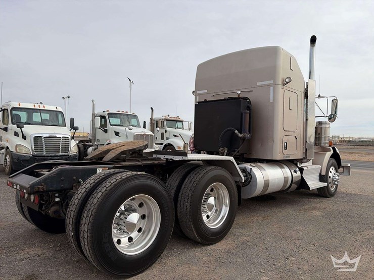 2012-kenworth-t800-image-3