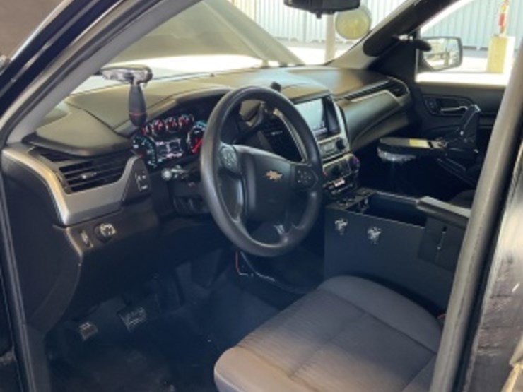 2018-chevrolet-tahoe-image-21