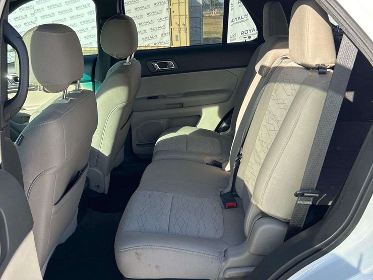 2013-ford-explorer-image-22