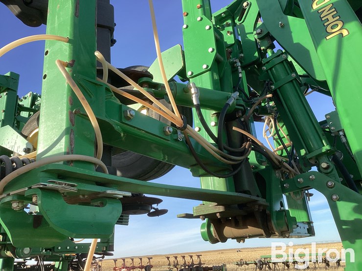 2013-john-deere-2510h-image-19