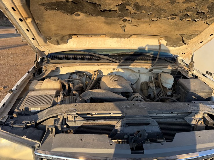 2005-chevrolet-3500-image-10