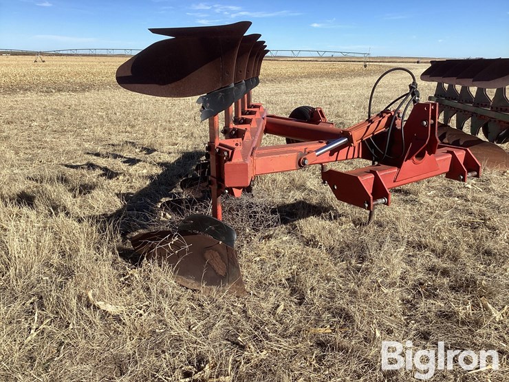 1994-case-165mbpl-moldboard-plow-image-3