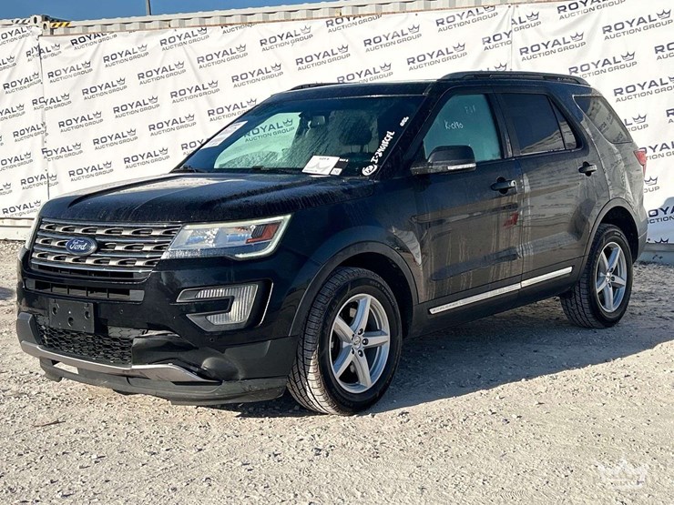 2016-ford-explorer-image-1