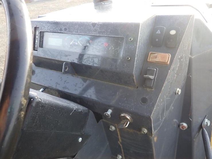 john-deere-210-image-27