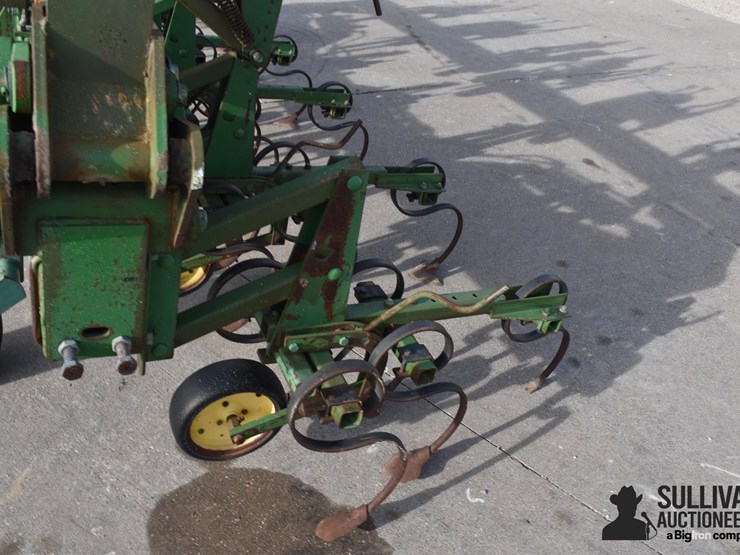 john-deere-845-image-13