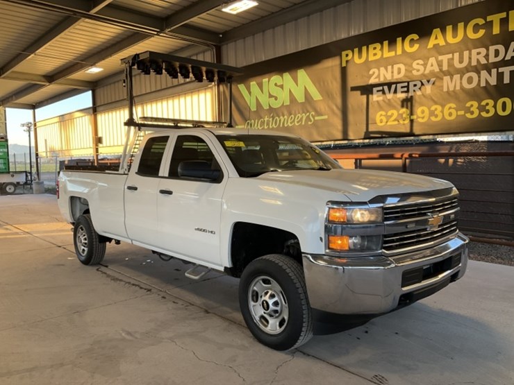 2015-chevrolet-silverado-2500-image-2