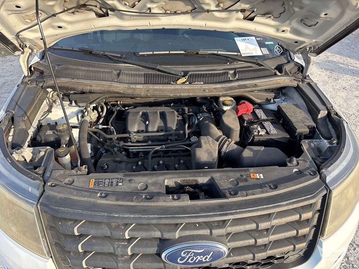 2017-ford-explorer-image-7