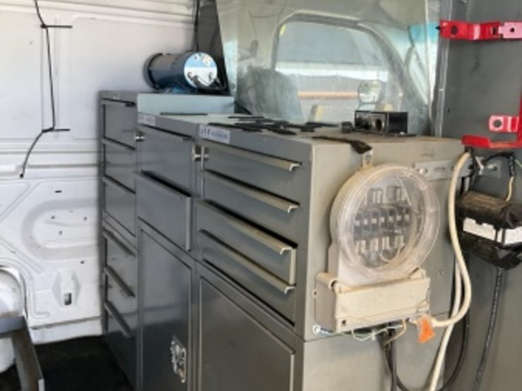 2008-ford-cargo-image-10