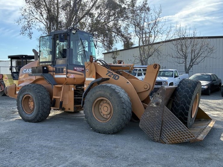 case-7210-wheel-loader-image-2