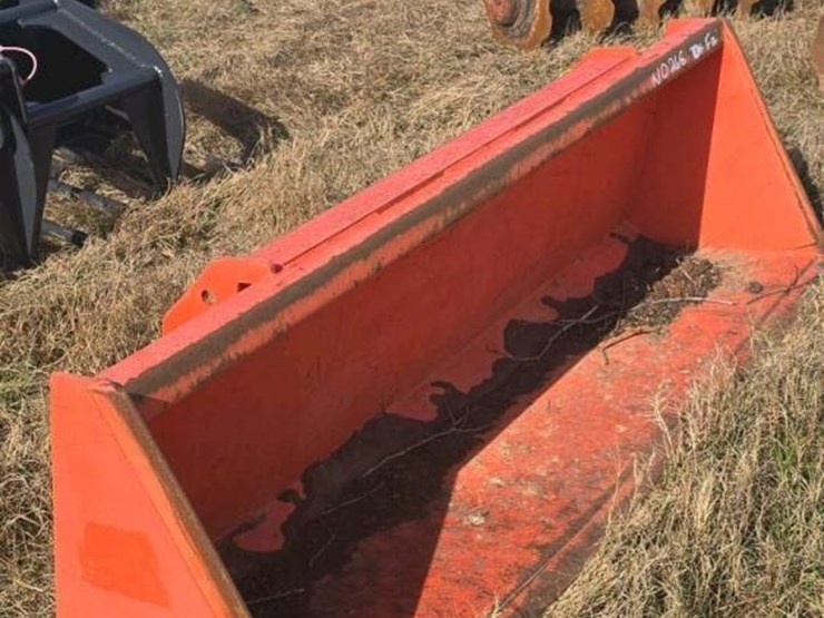 kubota-6'-quick-attach-bucket-image-2