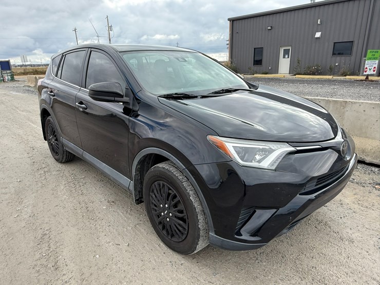 2018-toyota-rav4-image-3