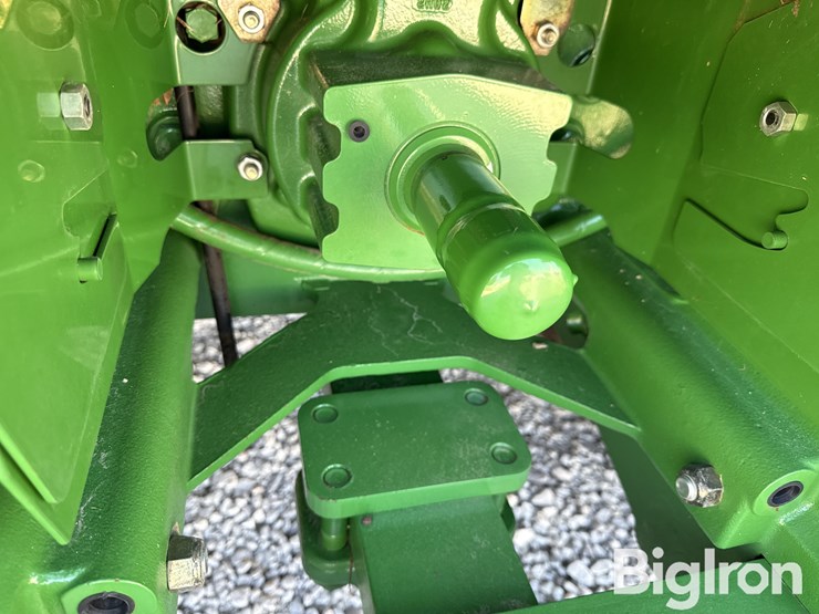 2013-john-deere-8285r-image-15