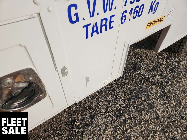 2005-ford-f550-image-39