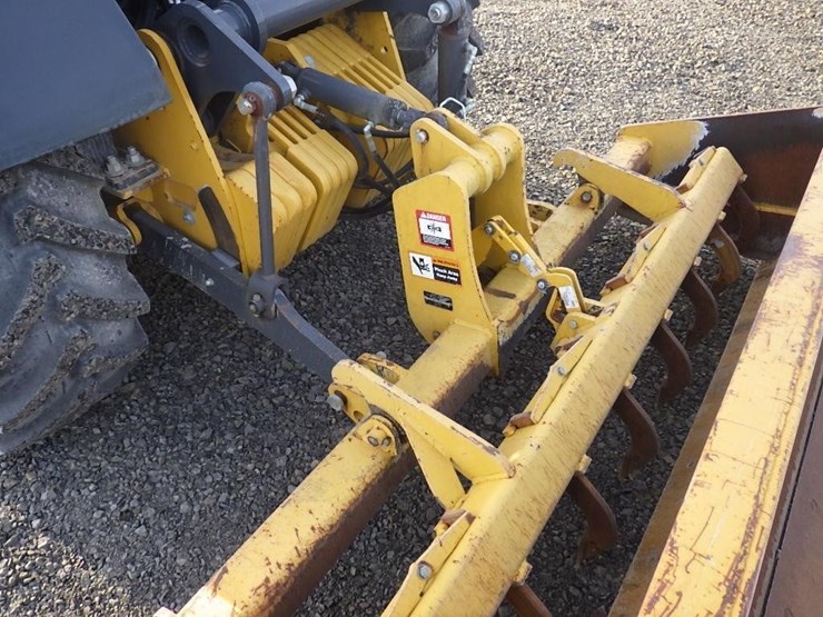 john-deere-210-image-12