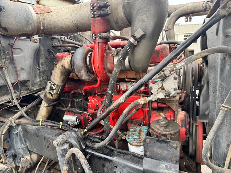 1990-mack-r688st-image-13