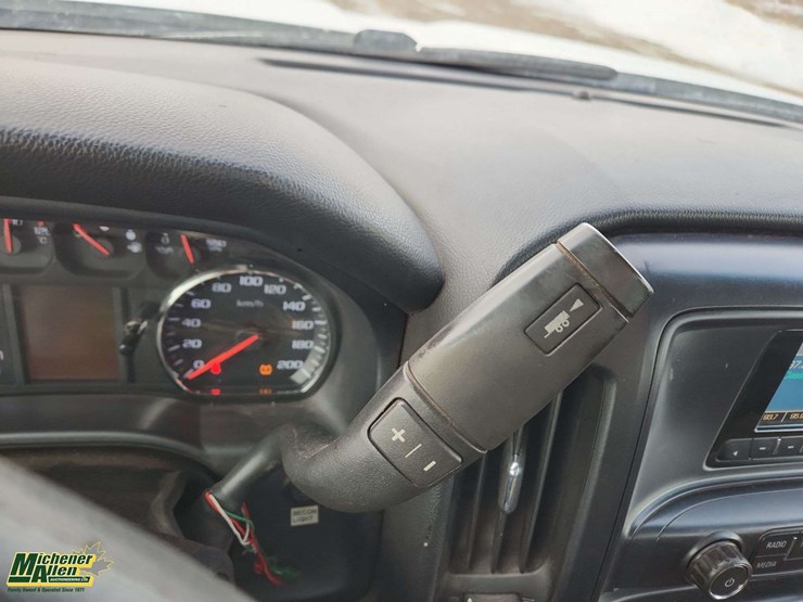 2015-chevrolet-silverado-2500hd-image-22