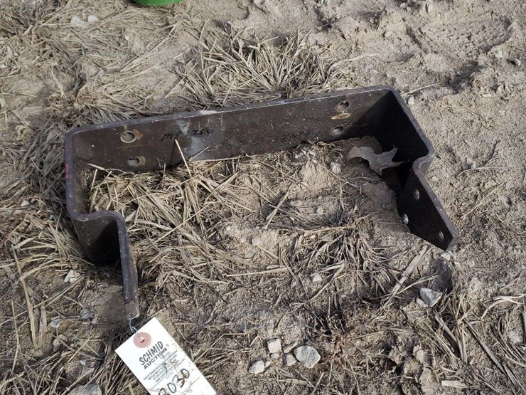 small-tractor-front-weight-bracket-image-1