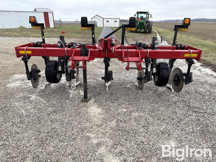 case-ih-2500-image-2