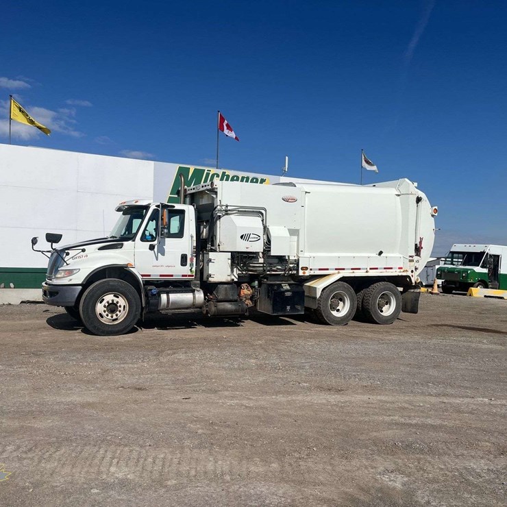 2017 INTERNATIONAL WORKSTAR 7400