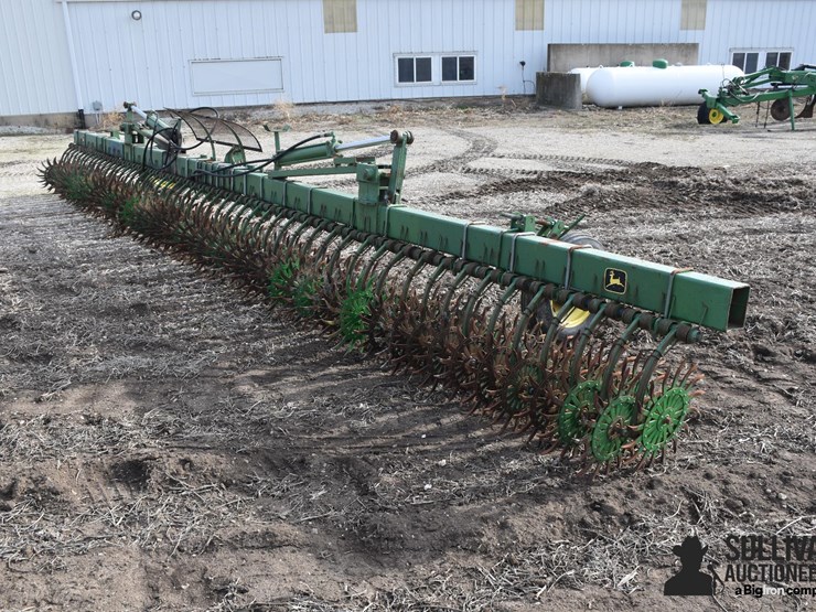 john-deere-400-image-7