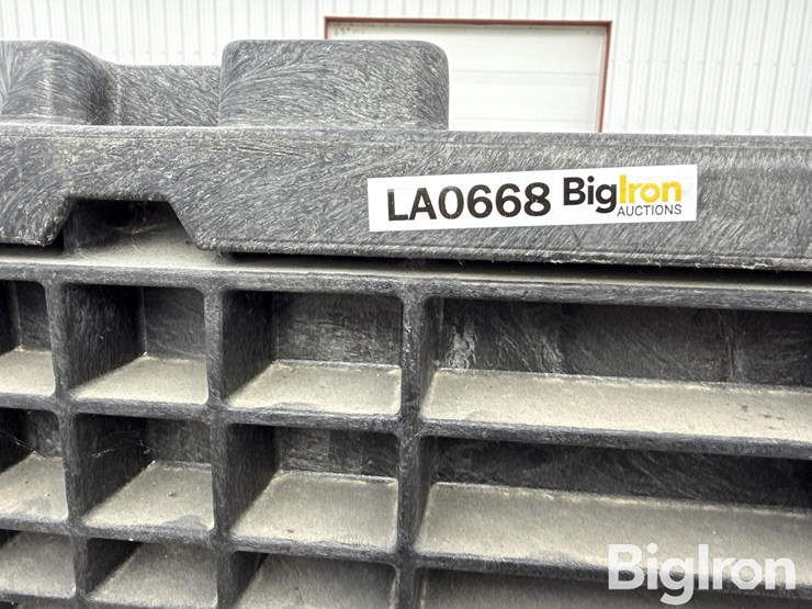 buckhorn-574533cfro-seed-tote-image-18