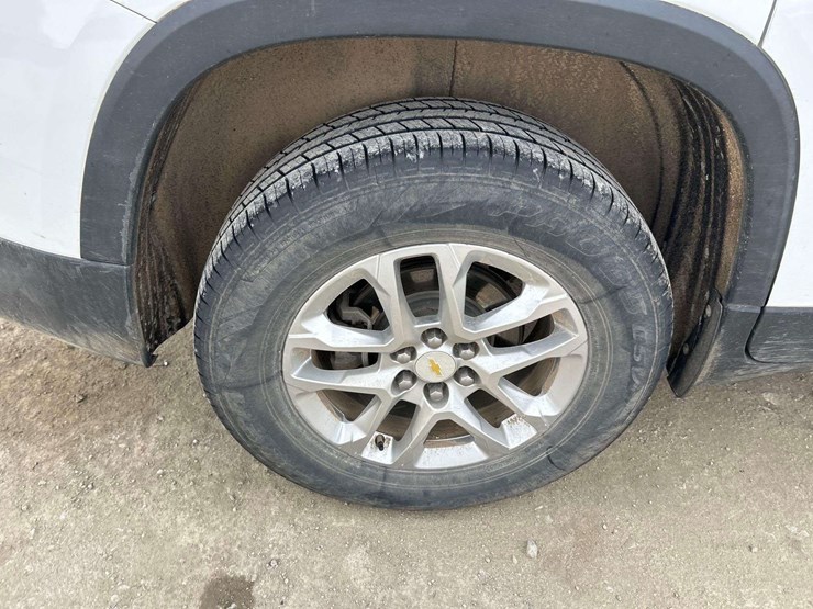 2018-chevrolet-traverse-image-25