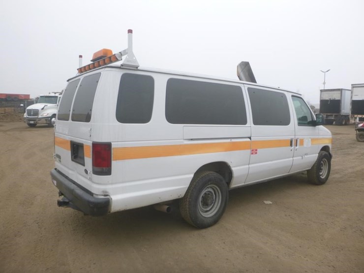 2006-ford-e350-image-3