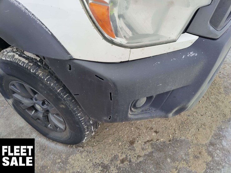 2015-toyota-tacoma-image-25