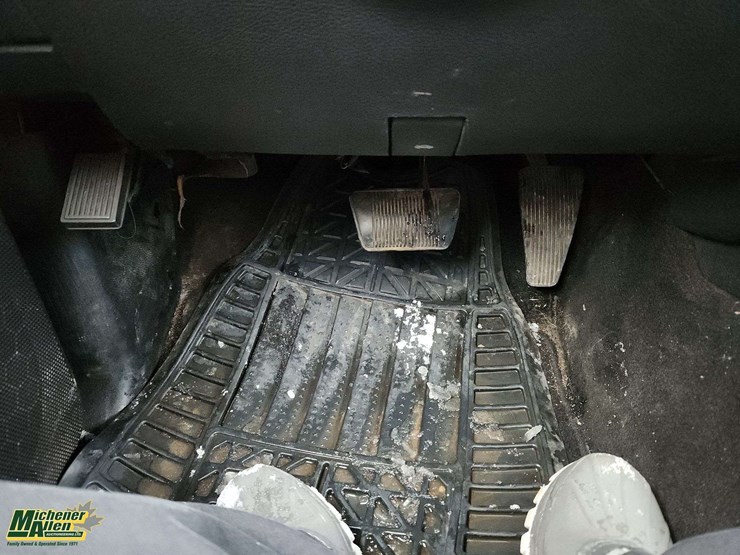 2014-dodge-1500-image-26