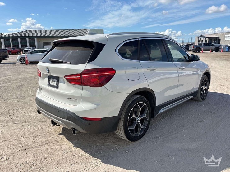 2018-bmw-x1-28i-suv-image-3