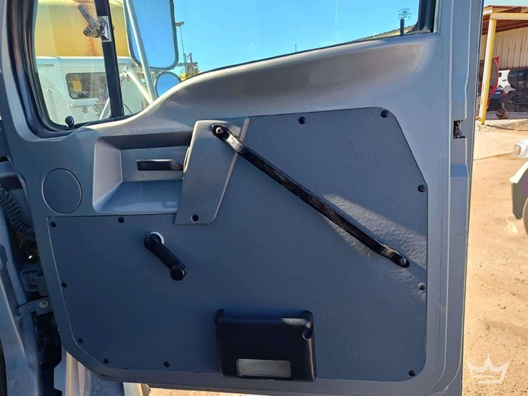 2000-sterling-l7501-image-34